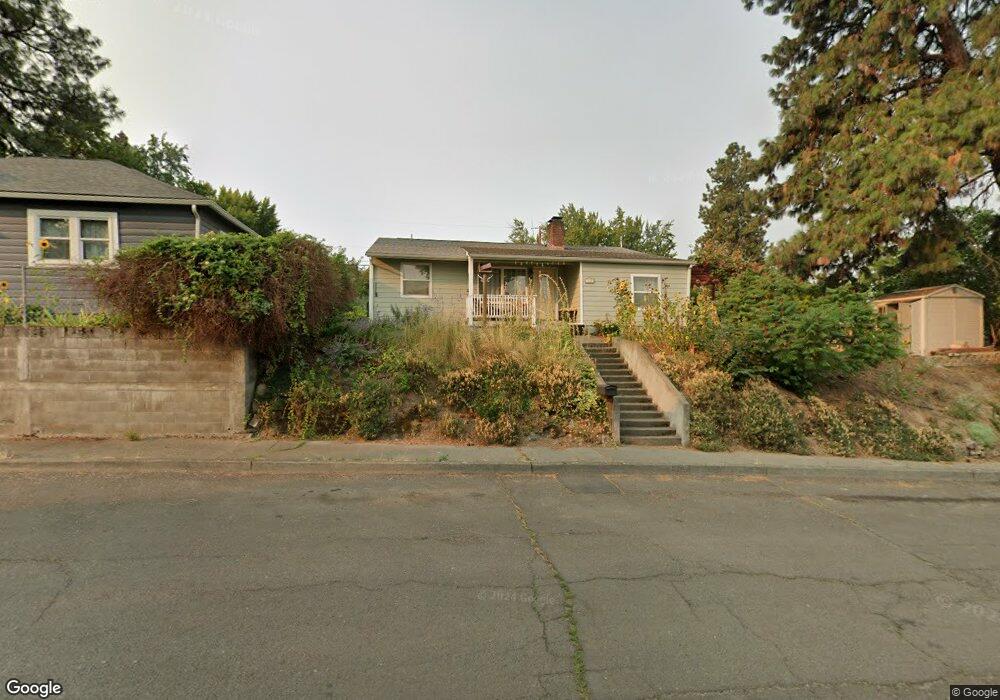 318 W 13th St, the Dalles, OR 97058 - photo 1