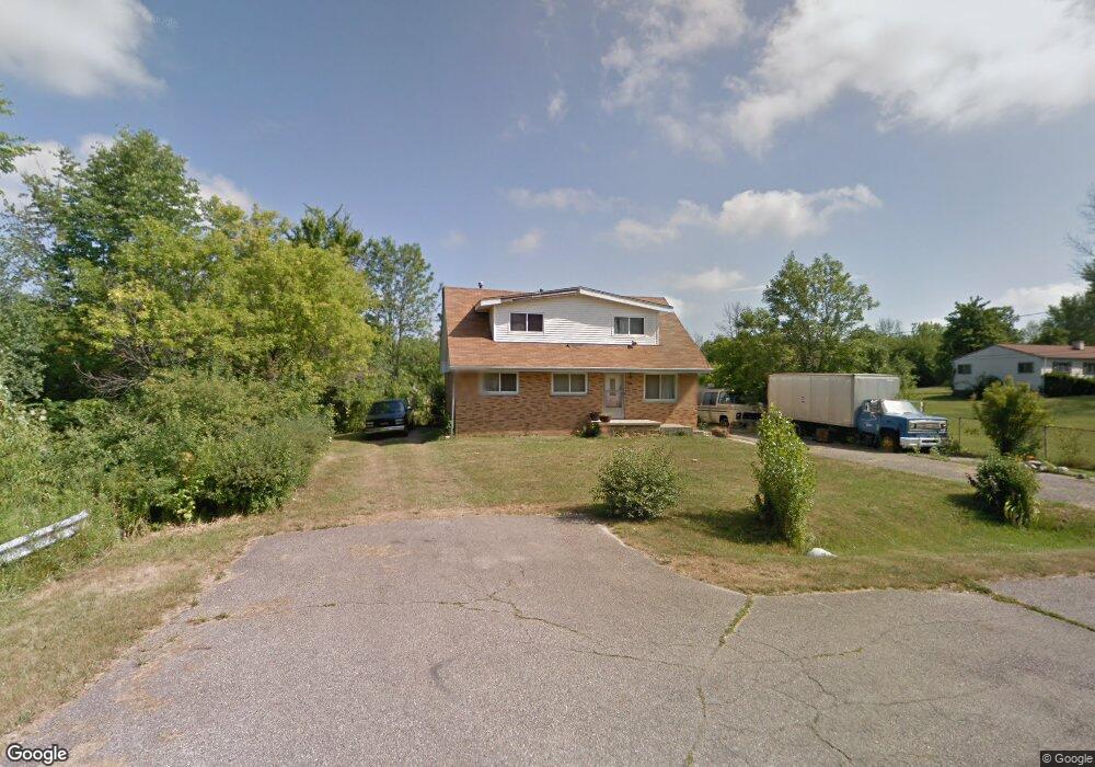 1498 W Humphrey Ave, Flint, MI 48505 - photo 1