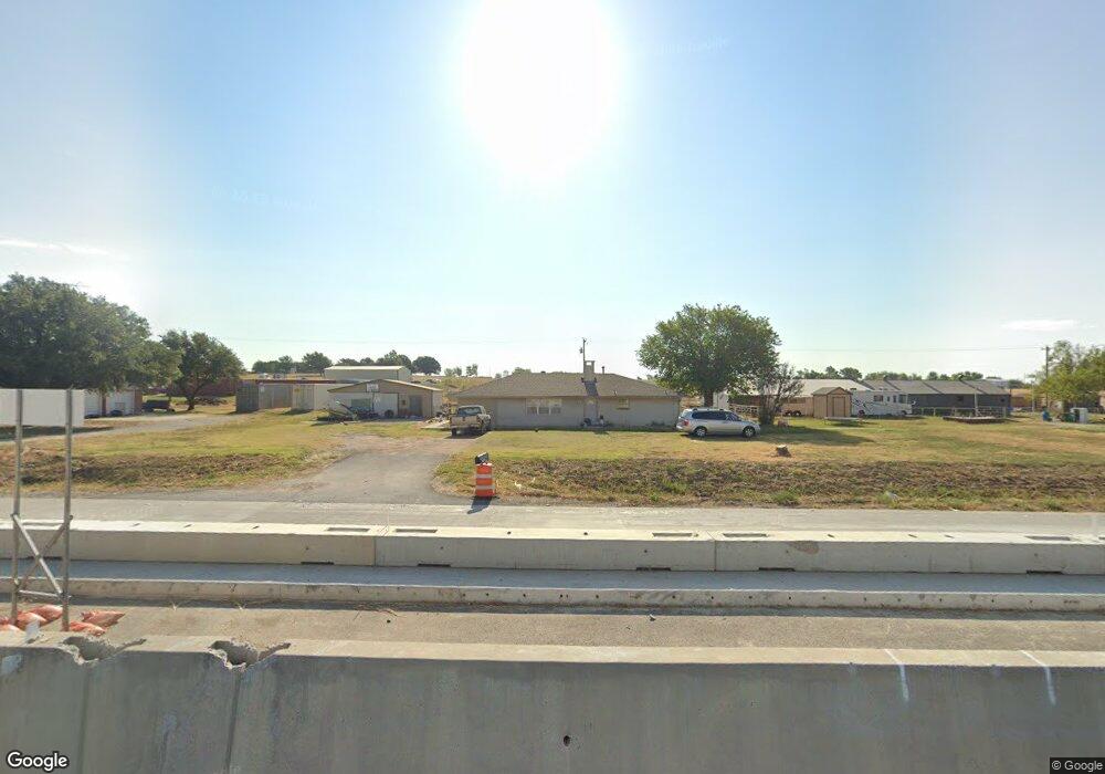 2806 S Interstate 35, Gainesville, TX 76240 - photo 1