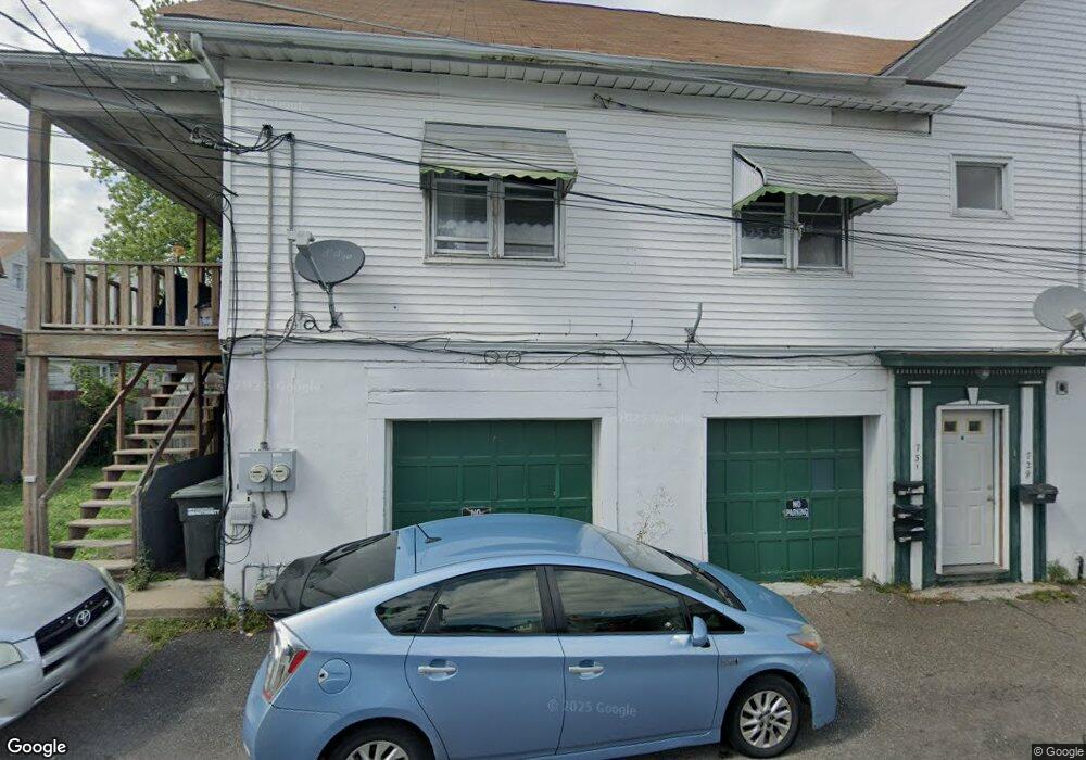 733 W 9th St, Hazleton, PA 18201 - photo 1