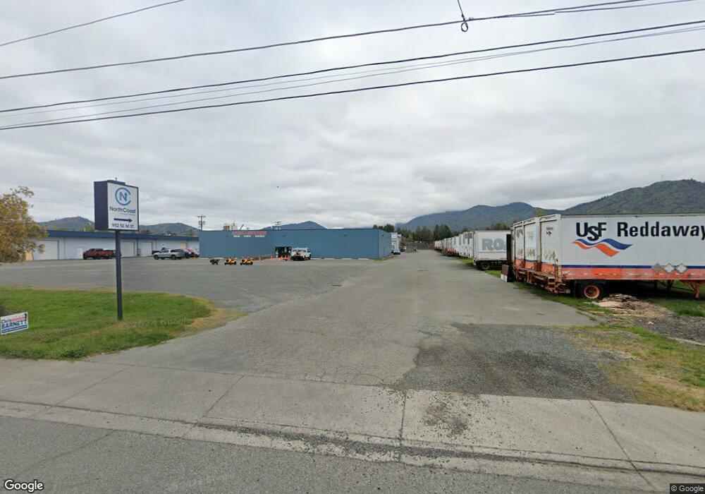 950 SE M St, Grants Pass, OR 97526 - photo 1