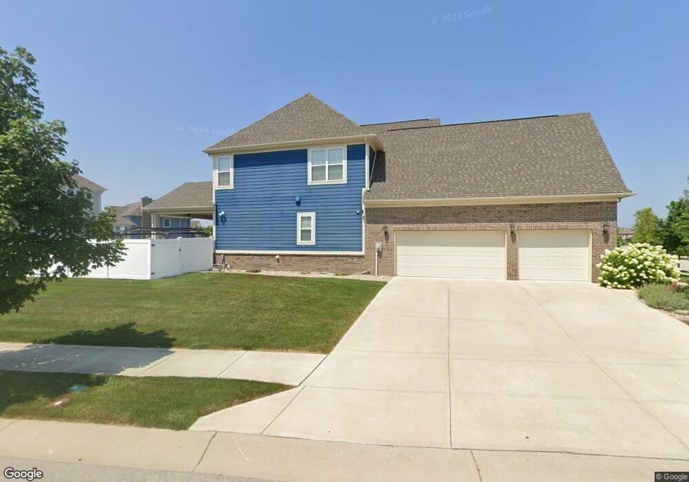 10712 Sunbeam Cir, Fishers, IN 46038 - photo 1