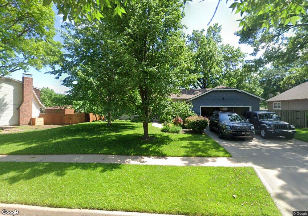 1901 SW 32nd Terrace, Topeka, KS 66611 - photo 1
