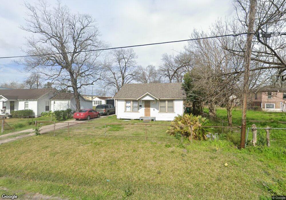 3905 Caplin St, Houston, TX 77026 - photo 1