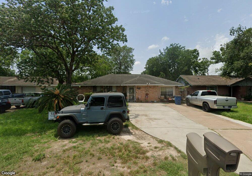 9207 Ella Blvd, Houston, TX 77088 - photo 1