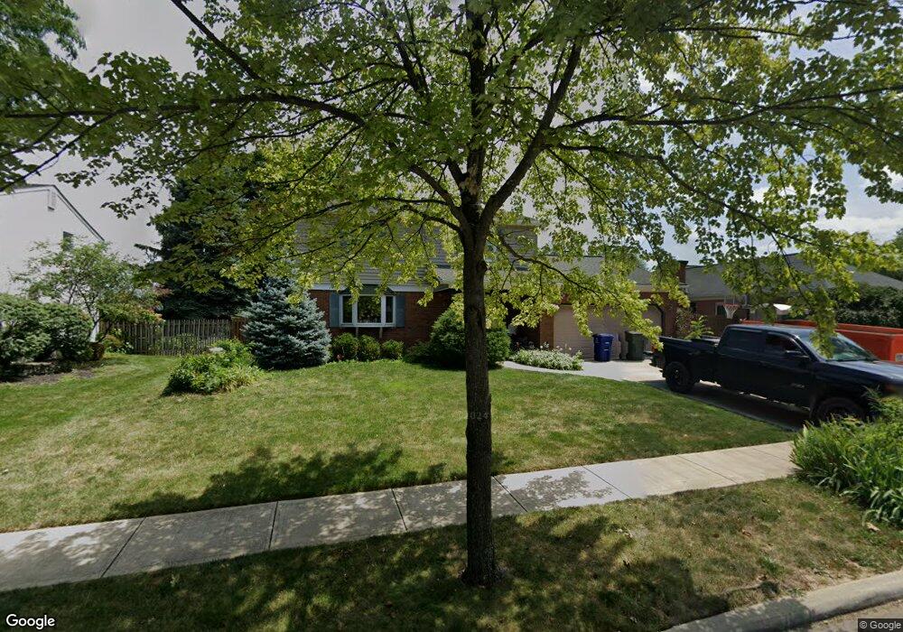 5116 Pebble Ln, Columbus, OH 43220 - photo 1