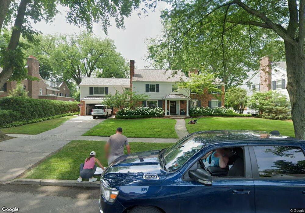 101 Touraine Rd, Grosse Pointe Farms, MI 48236 - photo 1