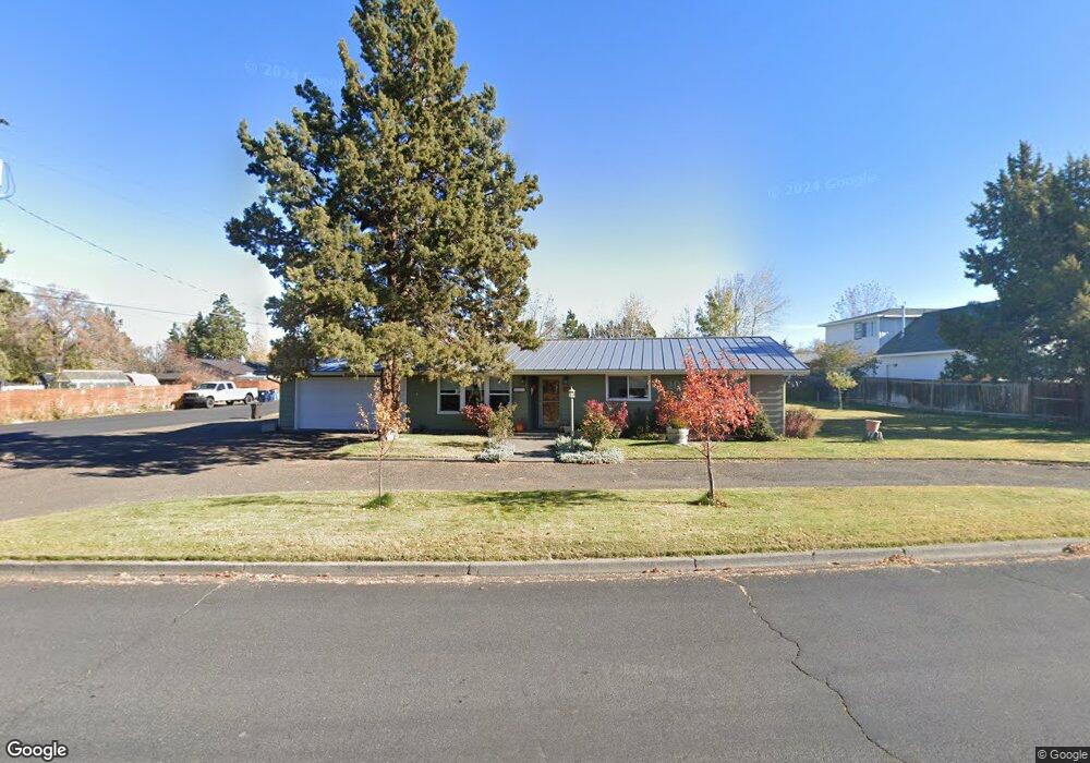 1114 SW Canyon Dr, Redmond, OR 97756 - photo 1