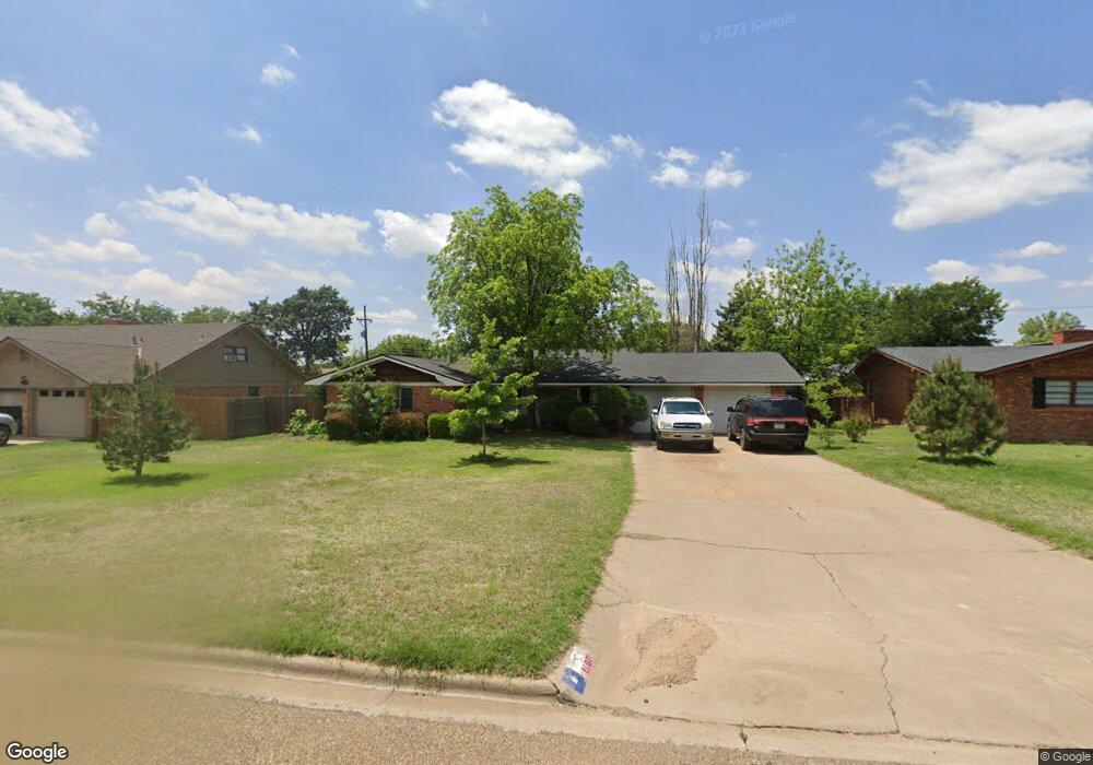1107 Dallas St, Plainview, TX 79072 - photo 1