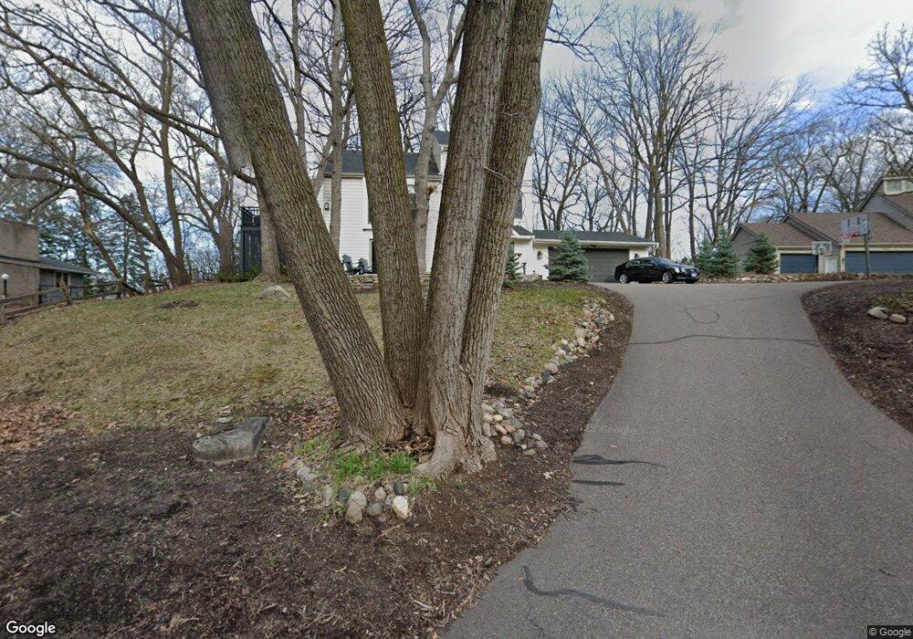 5370 Shady Hills Cir, Excelsior, MN 55331 - photo 1