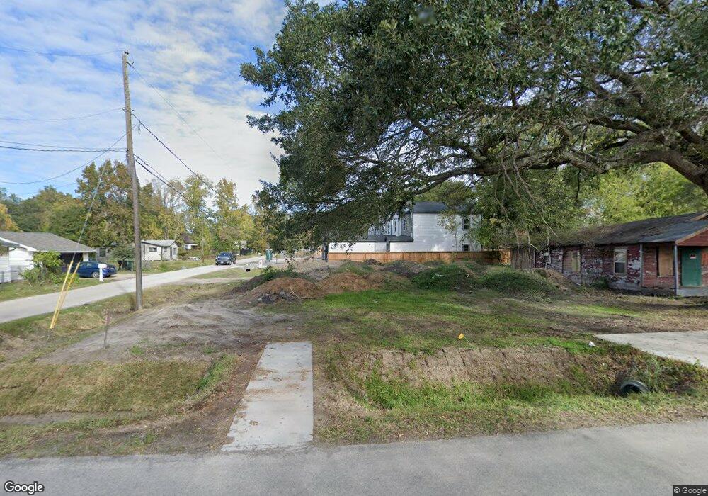 1944 E Dolly Wright St E, Houston, TX 77088 - photo 1