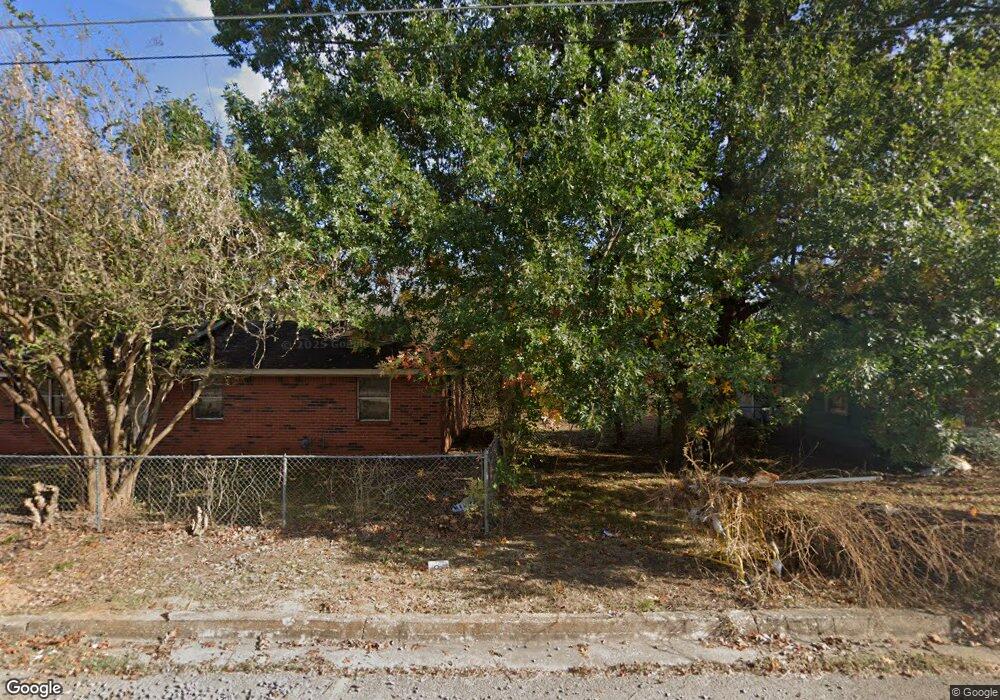 814 NE 4th Ave, Durant, OK 74701 - photo 1