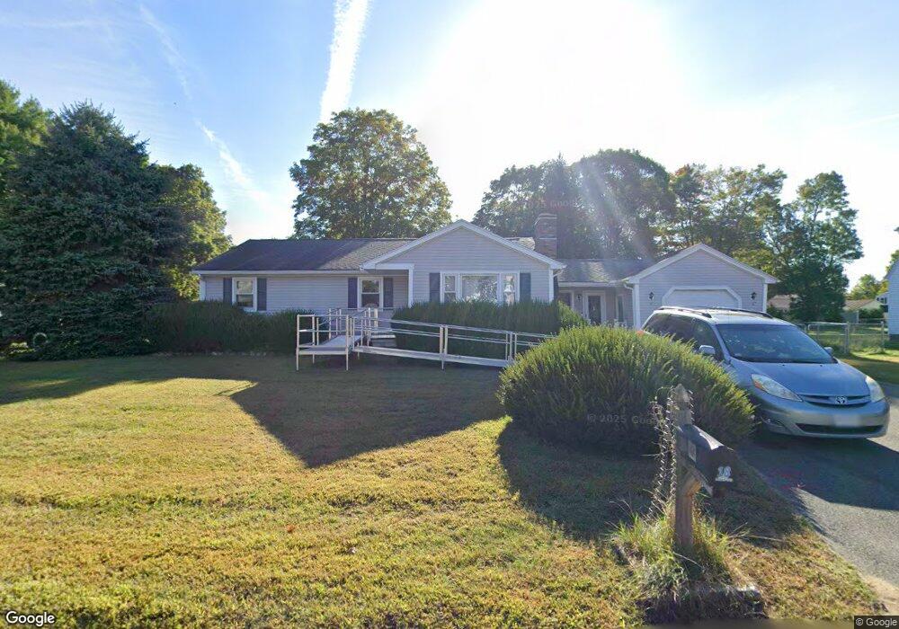 18 Pinebrook Dr, Easthampton, MA 01027 - photo 1