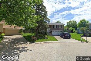 5 Hillcrest Ct, Eldridge, IA 52748