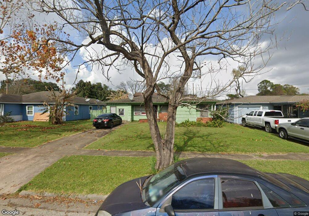 7743 Hereford St, Houston, TX 77087 - photo 1