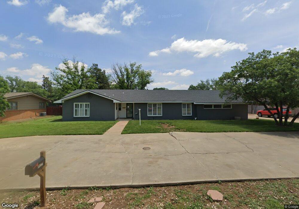 1206 Xenia St, Plainview, TX 79072 - photo 1