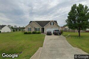 2916 Diana Dr, Grimesland, NC 27837