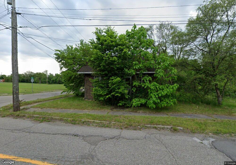 1452 Broadway Blvd, Flint, MI 48506 - photo 1