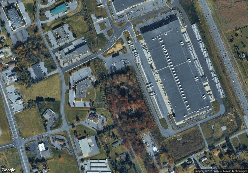 4311 Locust Dr, Schnecksville, PA 18078 - photo 1