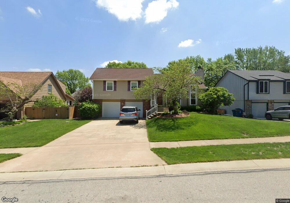 10553 Bradshaw St, Lenexa, KS 66215 - photo 1