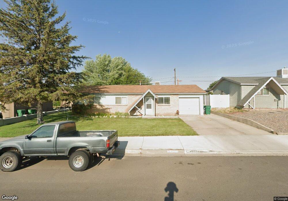 4301 Holiday Dr, Farmington, NM 87402 - photo 1