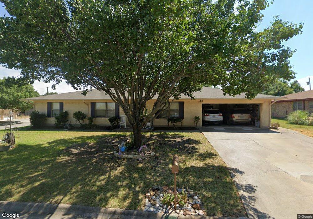 2001 College St, Gainesville, TX 76240 - photo 1