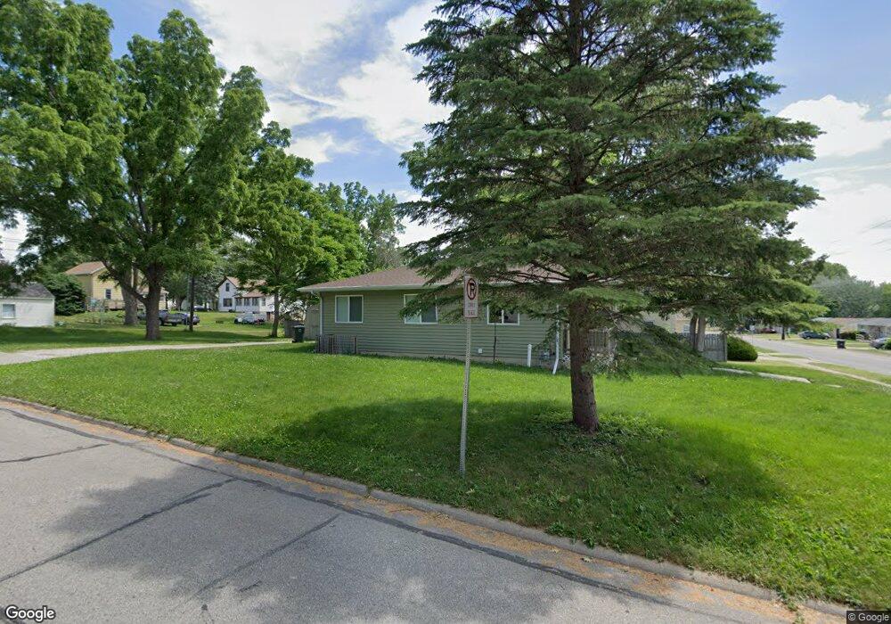 1421 W 4th St, Cedar Falls, IA 50613 - photo 1