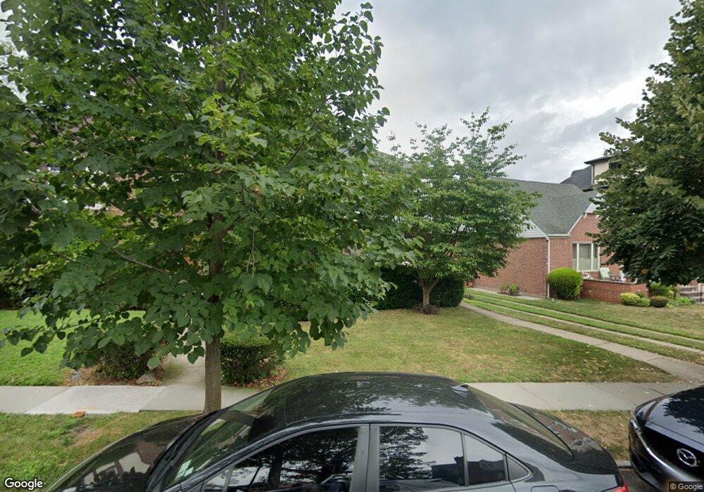 8050 Chevy Chase St, Jamaica, NY 11432 - photo 1