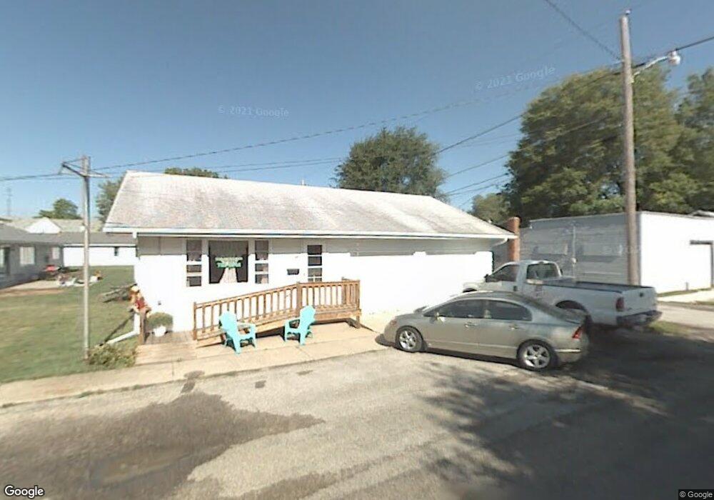 121 S Sheridan St, Lincoln, IL 62656 - photo 1