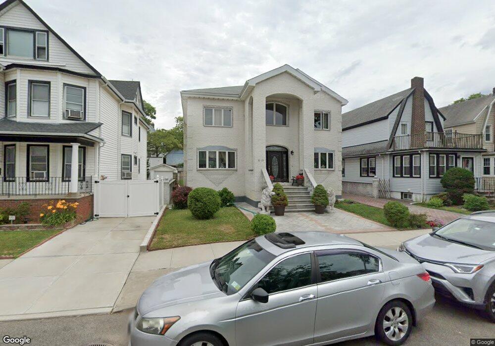 3225 152nd St, Flushing, NY 11354 - photo 1