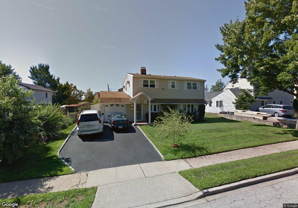 120 Stirrup Ln, Levittown, NY 11756 - photo 1