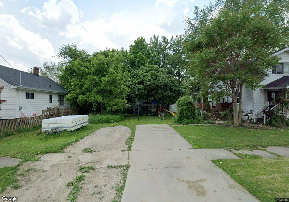 2541 Brown St, Flint, MI 48503 - photo 1
