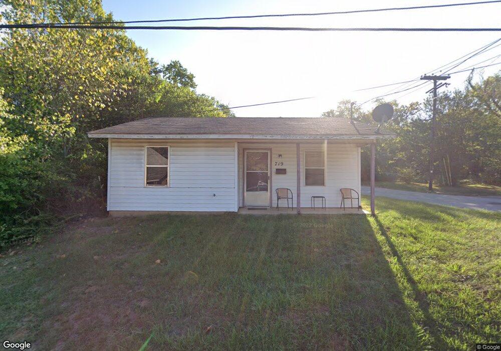 719 Hayward St, Nacogdoches, TX 75961 - photo 1