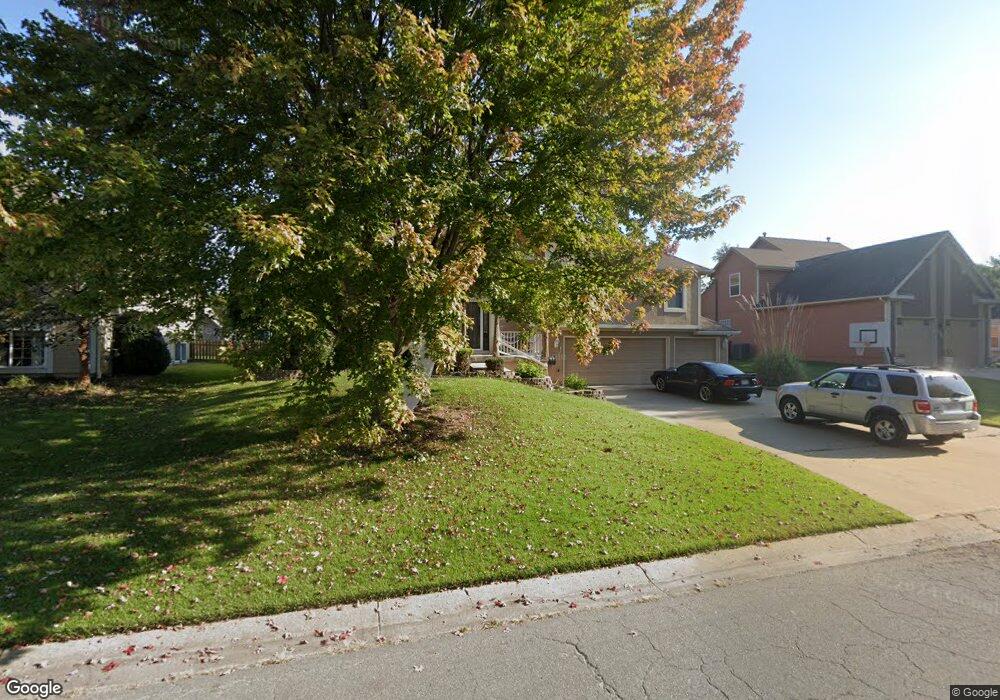 334 SW Albatross Ct, Lees Summit, MO 64082 - photo 1