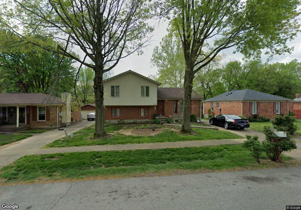 8405 Roseborough Rd, Louisville, KY 40228 - photo 1