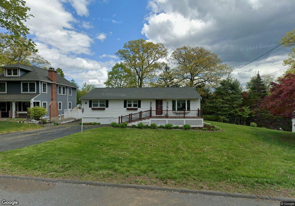 105 Oak Ridge Rd, Pleasantville, NY 10570 - photo 1