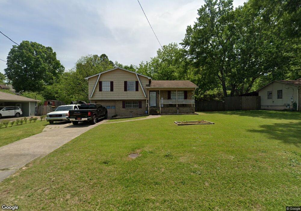 827 25th Ave NE, Center Point, AL 35215 - photo 1