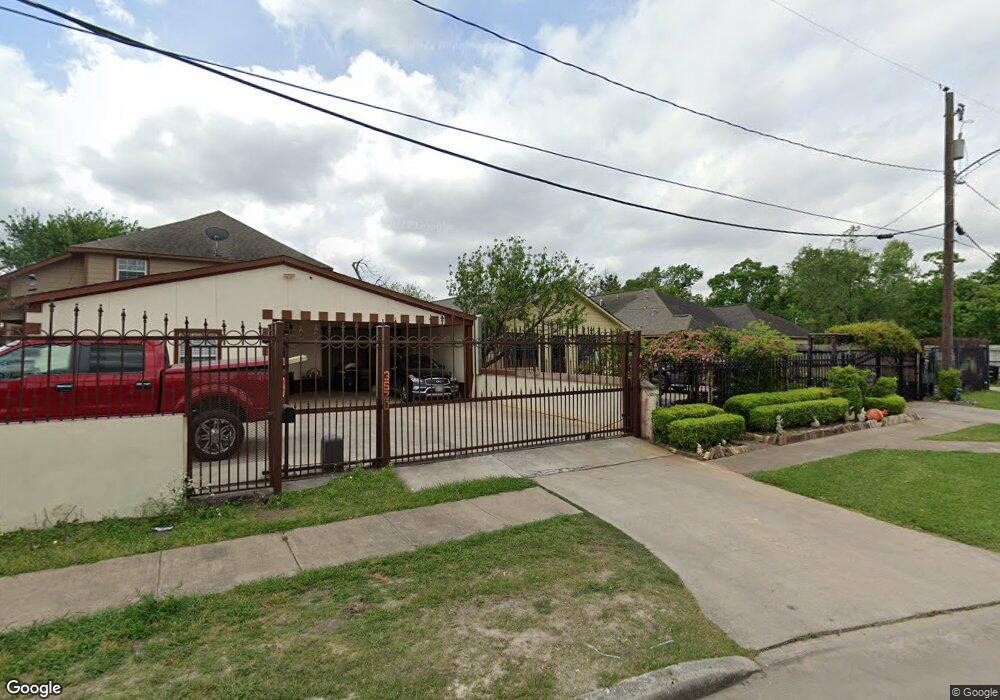 3510 Caplin St, Houston, TX 77026 - photo 1