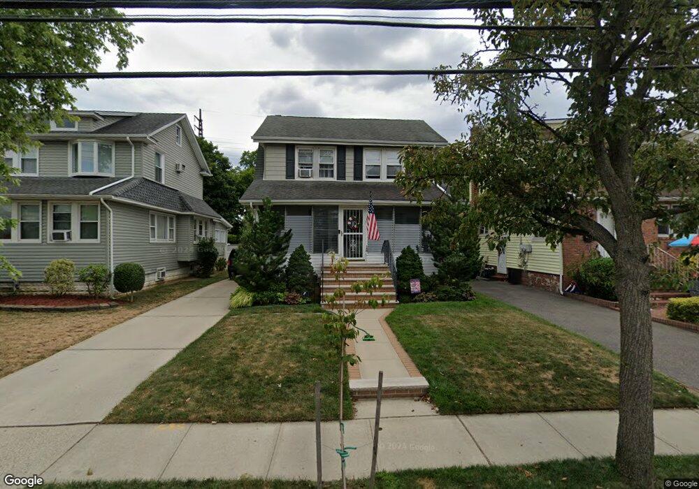 150 Lyon Place, Lynbrook, NY 11563 - photo 1