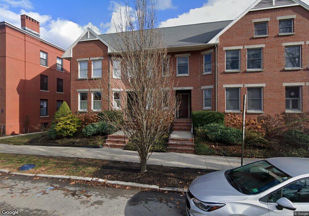 215 Vaughan St, Portland, ME 04102 - photo 1