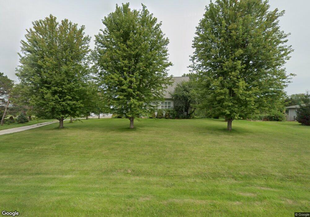 3933 Vern Acres Dr, Center Point, IA 52213 - photo 1