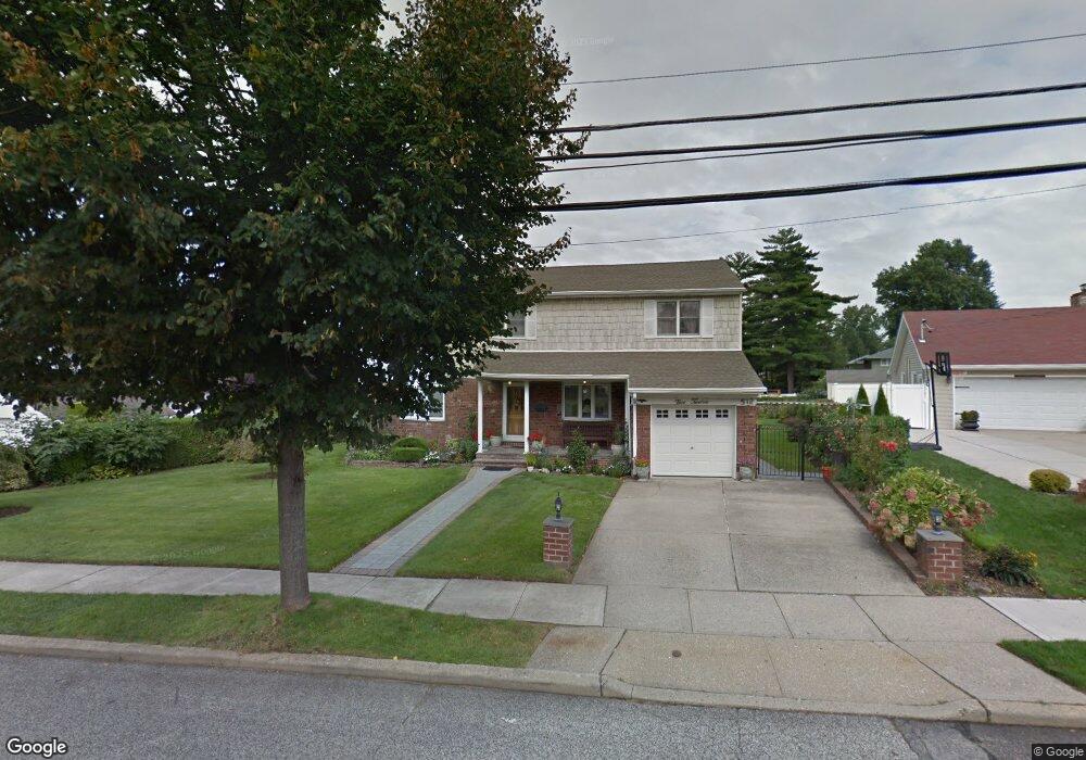 512 Terrace Ave, Garden City, NY 11530 - photo 1