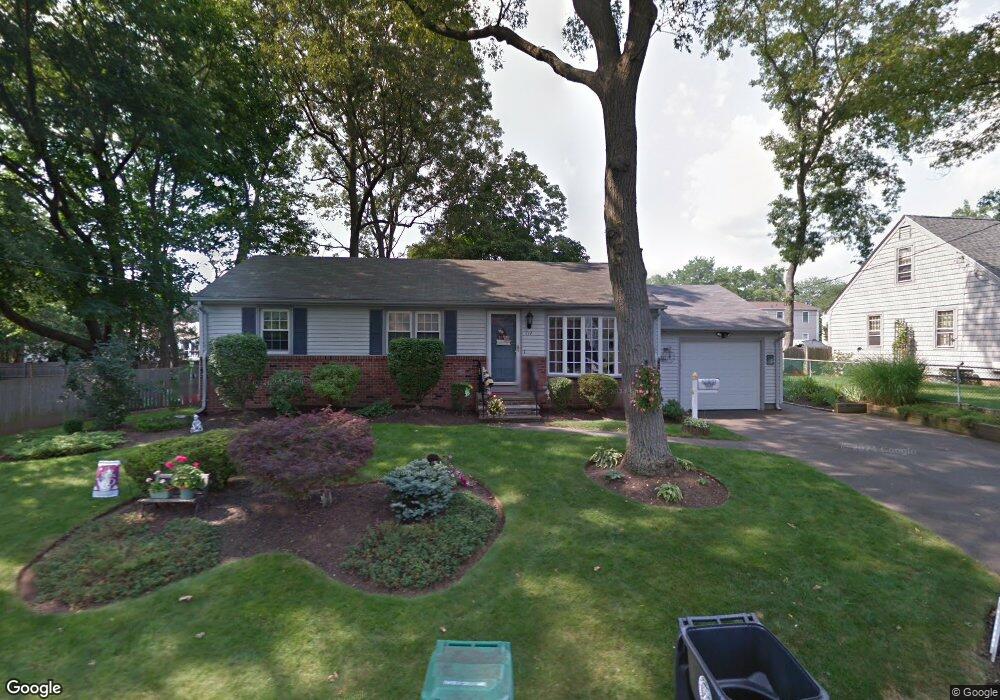 117 Amsterdam Ave, Warwick, RI 02889 - photo 1