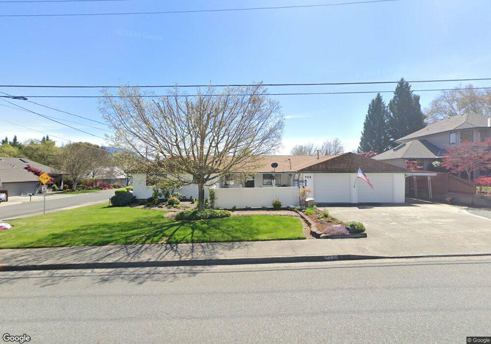 703 NW Midland Ave, Grants Pass, OR 97526 - photo 1