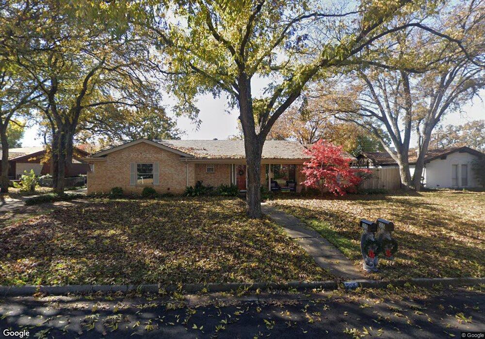 305 Cooper Dr, Hurst, TX 76053 - photo 1