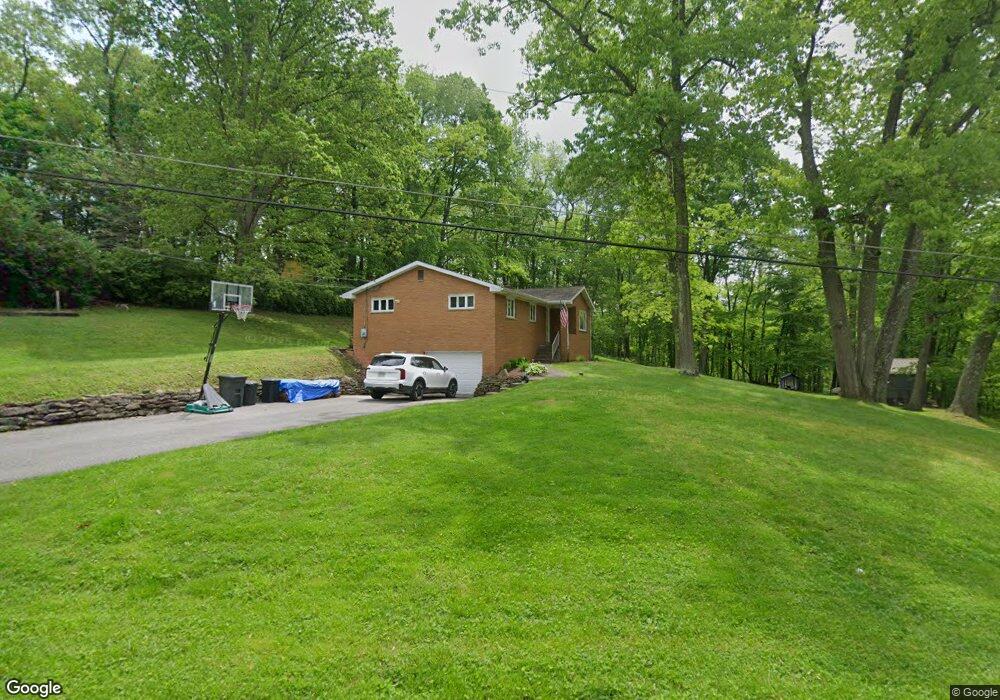 17 W Hillcrest Rd, Eighty Four, PA 15330 - photo 1
