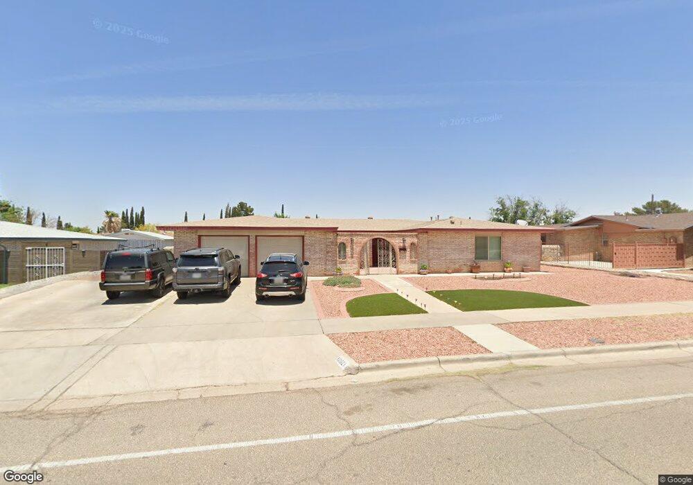 10621 Vista Lomas Dr, El Paso, TX 79935 - photo 1