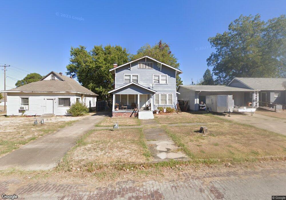 710 W Moore St, Henryetta, OK 74437 - photo 1