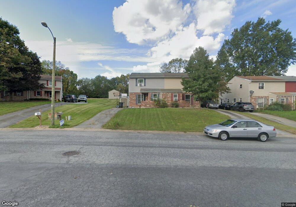 547 Staufer Ct, Mount Joy, PA 17552 - photo 1