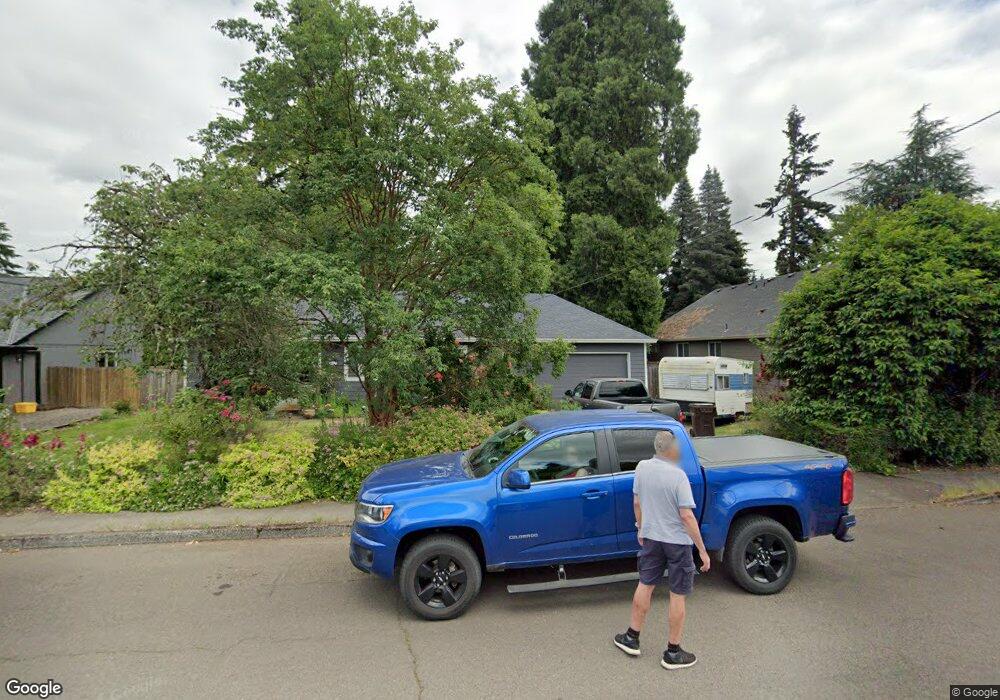 1060 N Juniper St, Canby, OR 97013 - photo 1